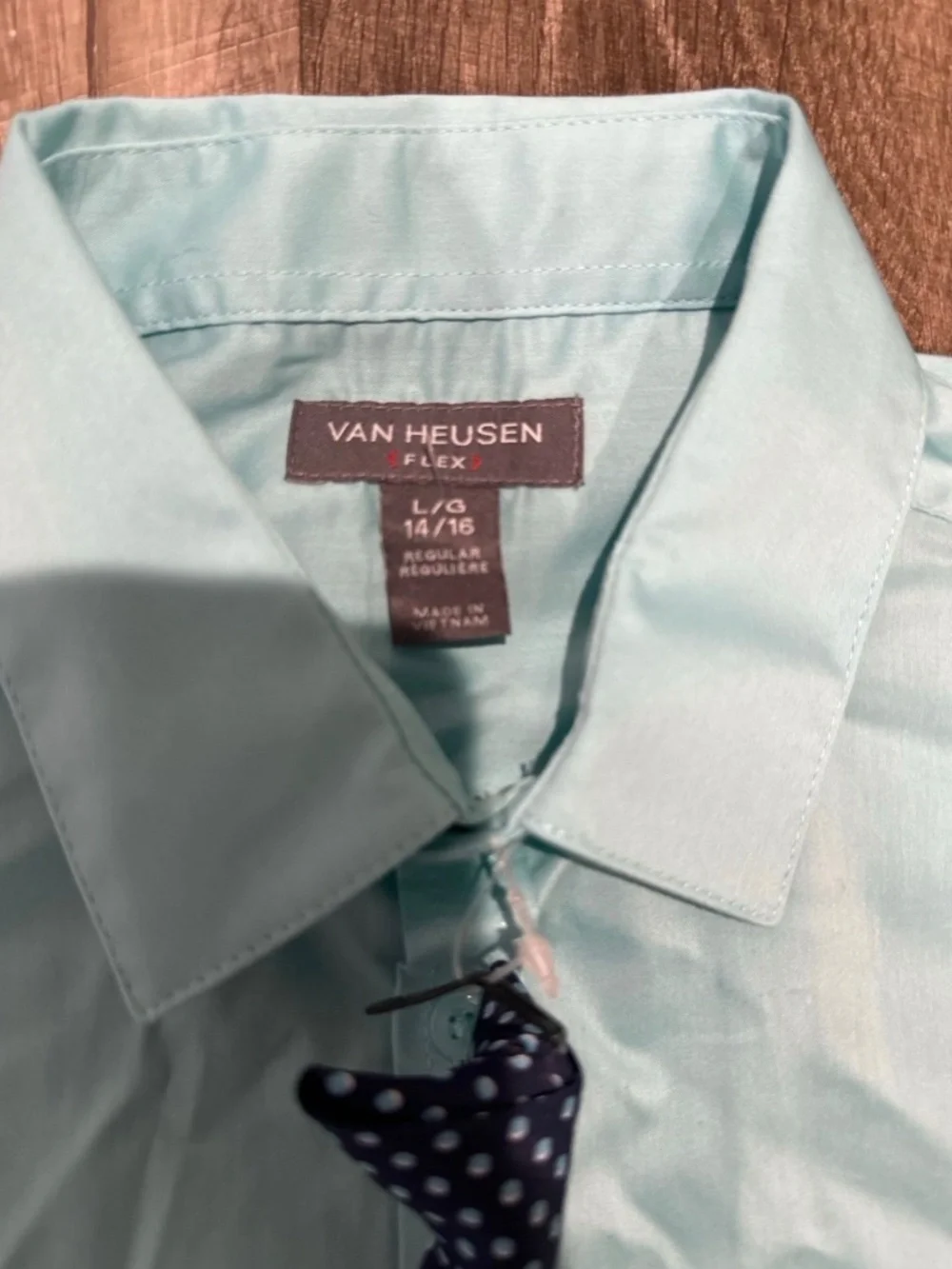 Van Heusen Dress Shirt and Clip Tie Set aqua/ light blue Boys size Large 14-16.